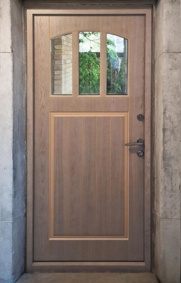 Термодверь с остеклением