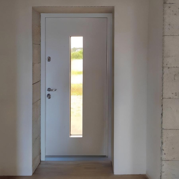 Дверь с узким стеклом