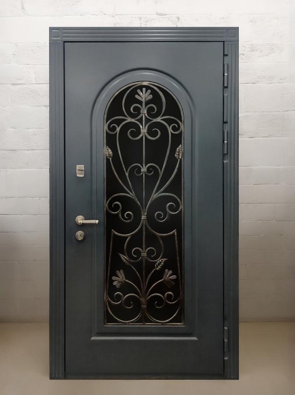 Дверь с большим стеклом