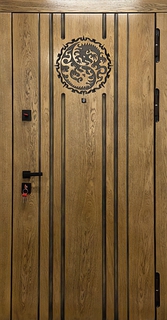 Квартирная стальная дверь МДФ с фрезеровкой по эскизу клиента