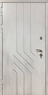 Квартирная входная дверь со светлыми панелями МДФ