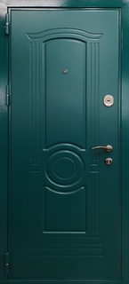 Стальная дверь с отделкой МДФ RAL зеленого цвета