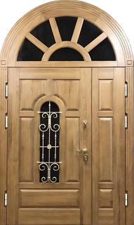 Полуторная парадная термодверь с арочной остекленной фрамугой и с ковкой (отделка массив) Полуторная парадная термодверь с арочной остекленной фрамугой и с ковкой (отделка массив)