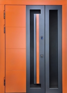 Остекленная термодверь с боковой вставкой и длинной ручкой (МДФ серо-оранжевого цвета RAL)